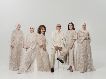 Bikin Adem, 5 Potret Shandy Aulia dan Keluarga yang Beda Keyakinan