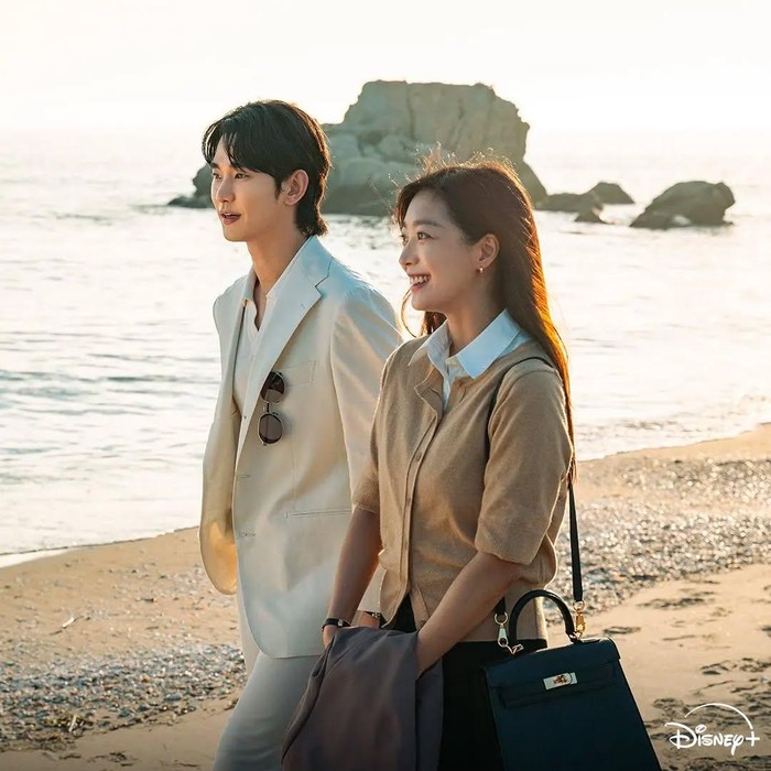 Kim Soo Hyun dan Jo Bo Ah di Knock Off