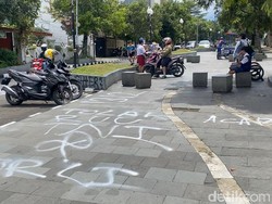 Kantor DPRD Tak Berpagar-Jalan di Sukabumi Penuh Coretan Usai Demo