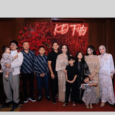 Potret Perayaan Ultah Kris Dayanti Dihadiri Keluarga, Gaya Ameena Bikin Heboh
