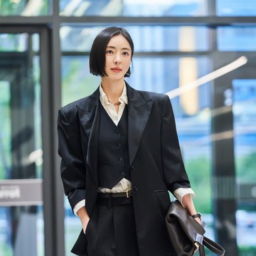 Tampil Classy, Simak Potret Aktris Cantik Lee Da Hee di Drakor The Divorce Insurance