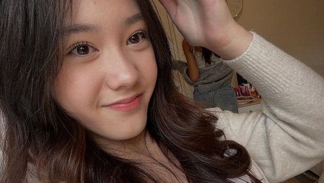 Anak Gadis Nafa Urbach Dipuji Semakin Cantik, Intip 5 Potret Mikhaela Lee
