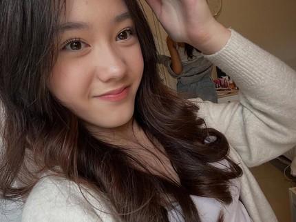 Anak Gadis Nafa Urbach Dipuji Semakin Cantik, Intip 5 Potret Mikhaela Lee