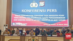 Anggota Brimob Sumsel Tersangka Judi Sabung Ayam Ditahan di Lampung