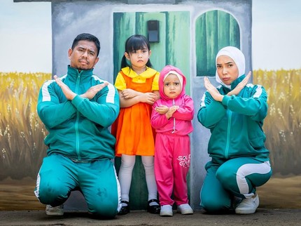 Sering Dipanggil 'Ceu Haji', Intip 7 Potret Kamya Anak Kedua Fitri Tropica Bikin Gemas