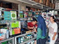 Kisah Teknisi Jadi Agen BRILink Pulau Panggang, Cekatan Pakai EDC
