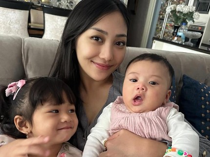 Intip 7 Potret Menggemaskan Tania Anak Kedua Nona Willy di Usia 4 Bulan