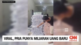 VIDEO: Viral, Pria Punya Miliaran Uang Baru