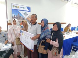 Ganti Rugi Tol Cair, Sekeluarga Asal Magelang Ini Kompak Bisa Mudik Bareng