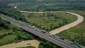 Lalin Tol Jakarta-Cikampek Jumat Pagi Lancar, One Way Resmi Dimulai