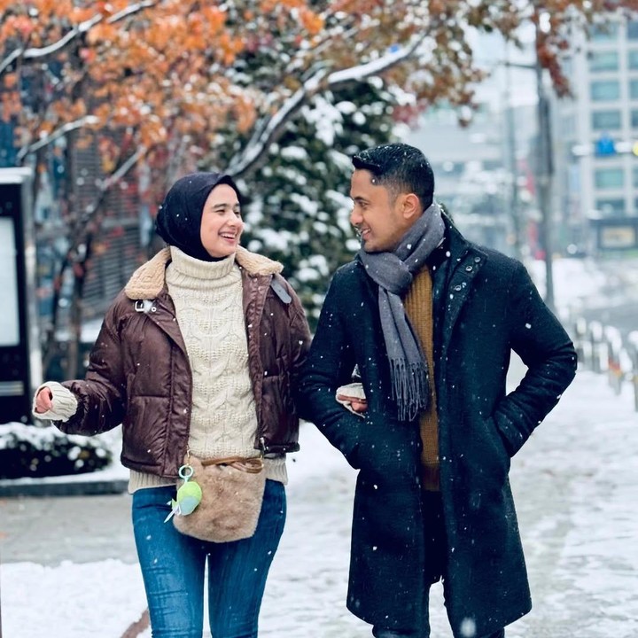 <p>Pada awal tahun ini, Hengky dan Sonya memutuskan untuk liburan bersama anak-anak mereka ke Korea Selatan, Bunda. Liburan kali ini begitu spesial karena bertepatan dengan ulang tahun Sonya ke-31 tahun. (Foto: Instagram @hengkykurniawan)</p>