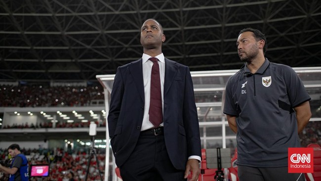 Patrick Kluivert Tiba di Indonesia, Bersiap untuk Laga Penting Pelatih Timnas Indonesia Patrick Kluivert telah tiba di Jakarta, Jumat (16/5) malam, jelang laga krusial Kualifikasi Piala Dunia 2026 melawan China.