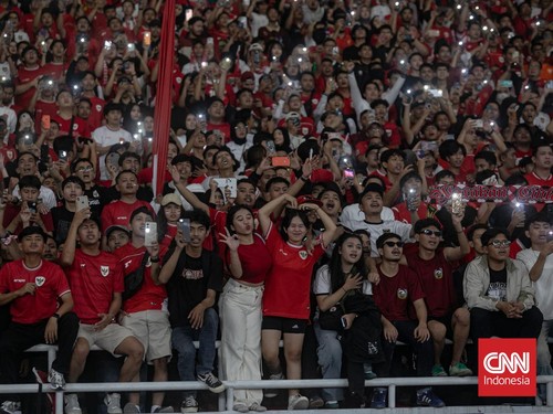 Momen Indah Fans Indonesia dan Thailand Saling Respek Usai Semifinal