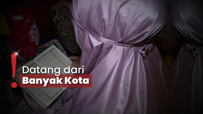 Suasana Malam Lailatul Qadar di Masjid Istiqlal, Minta Diampuni Dosa