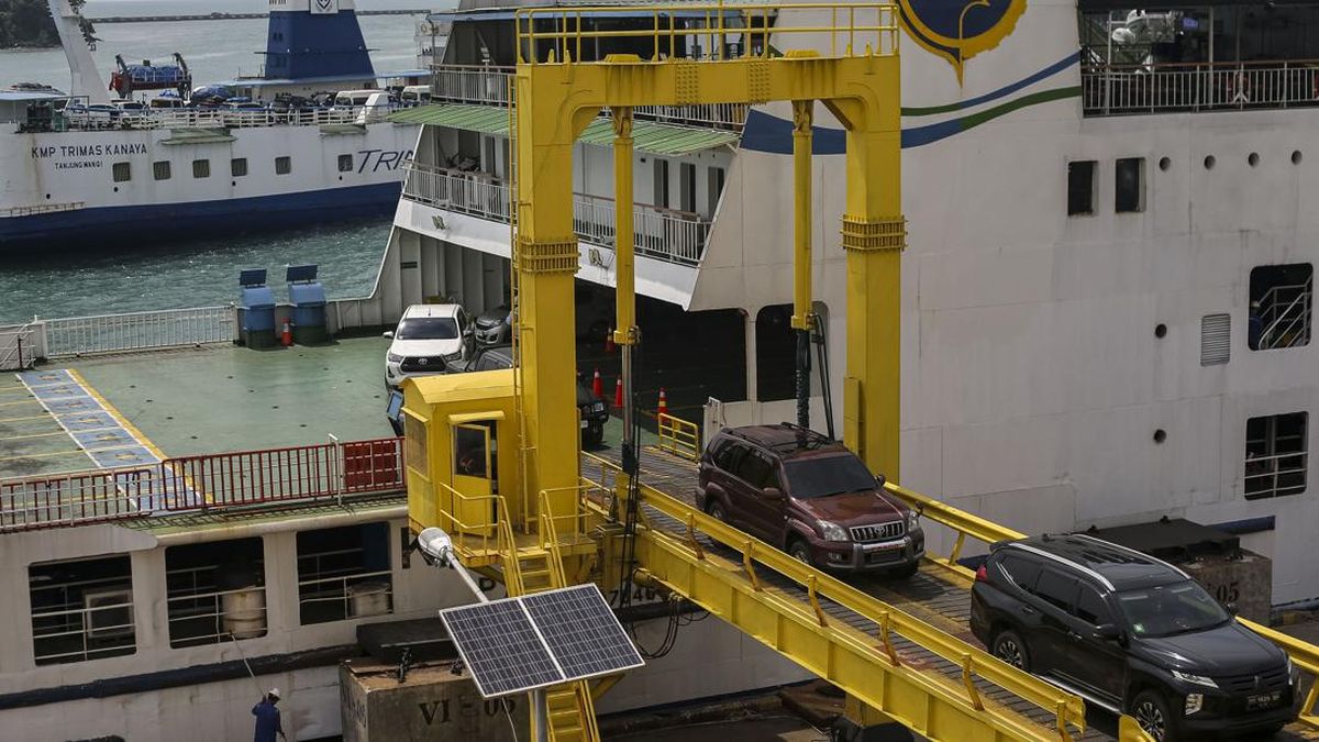 H-8 Lebaran, Pemudik Jawa ke Sumatera Mulai Padati Merak-Bakauheni