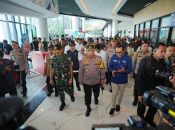 Tinjau Pelabuhan Merak, Kapolri Sebut Kebijakan Pemerintah Efektif Urai Arus Mudik