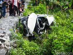 4 Korban Tewas Laka Mobil Vs KA di Sukoharjo Ternyata Masih Satu Keluarga