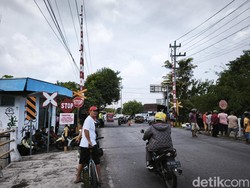 KA Batara Kresna Vs Sigra Tewaskan 4 Pemudik, Petugas Palang Diamankan