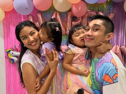 Cute Banget! 5 Potret Kimi dan Kana Anak Kembar Zivanna Letisha Belajar Kontrol Emosi