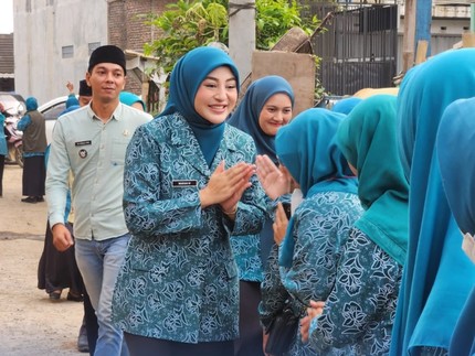 Jadi Ibu PKK, Ini 5 Potret Margin Wieheerm Jalani Tugas sebagai Istri Wakil Bupati Bandung Ali Syakieb