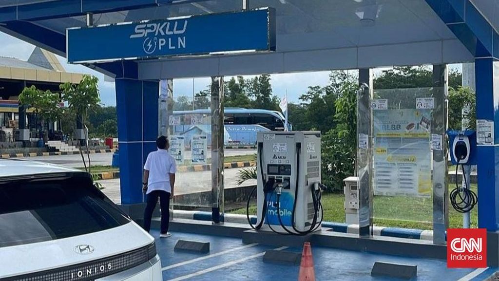 PLN Bangun 'Tol Listrik', SPKLU Center Tiap 300 Km Tampung 20 Mobil
