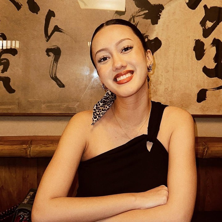 <p>Nabila mengumumkan kehamilan pertama tepat pada momen ulang tahun yang ke-25  pada 29 Desember 2024 lalu. Sang suami Ivan membagikan beberapa potret sang istri dengan caption mengucapkan selamat ulang tahun. Foto: Instagram@nabilasudiro</p>