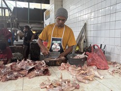 Harga Sembako Jatim Hari Ini, Daging Ayam Kampung Turun Rp 1.807
