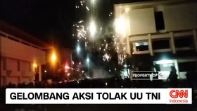 VIDEO: Ricuh Unjuk Rasa Menolak UU TNI