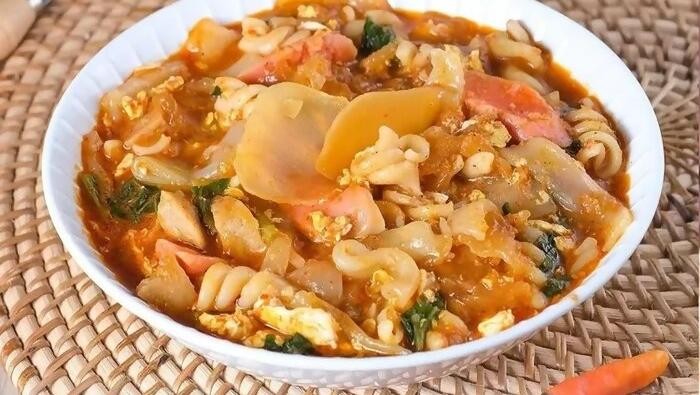 img-title Bosan Makanan Bersantan, 5 Rekomendasi Seblak Enak di Bandung Pilihan Food Vlogger Ini Wajib Dicoba!