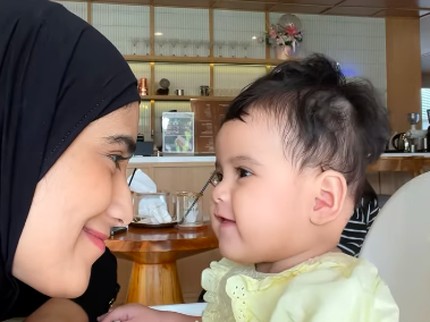 Mata Indah Shireen Anak Kedua Nadya Mustika Curi Perhatian, Intip 5 Potretnya