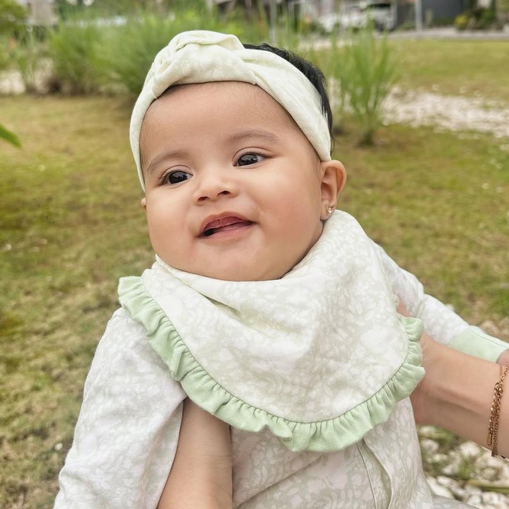 <p>Banyak netizen yang dibuat gemas dengan sosok Shireen. Terlebih, Shireen memiliki mata bulat yang indah. (Foto: Instagram: @shireenrosadi)</p>