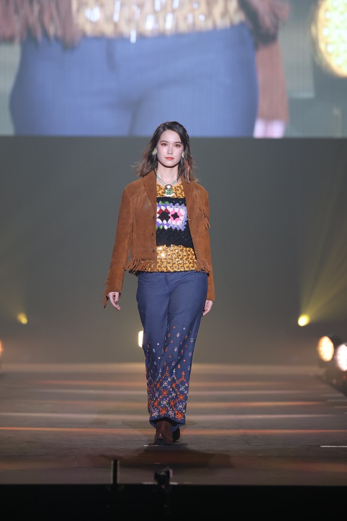 Dua belas fashion show TGC Shizuoka 2025 menampilkan kreasi dari TGC Shizuoka Special Collection, WEGO, Mother’s Made, Rosy luce, MURUA, GRAPEFRUIT MOON, The Escape, Knuth Marf, SLY, yui wakabayashi, WONEM, dan YanYan/ Foto: Dok. TGC SHIZUOKA 2025 for SDGs by TOKYO GIRLS COLLECTION