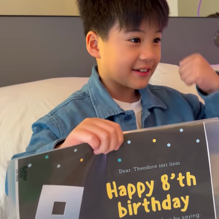 <p>Melihat hal ini, Iori pun sangat bersemangat, Bunda. Ia pun sampai berteriak, "Iori! Jadi kamu mau Robux itu, kamu tidak boleh nangis, harus Robux. Bisa! Tidak cengeng!" katanya. (Foto: Instagram: @putrititian)</p>
