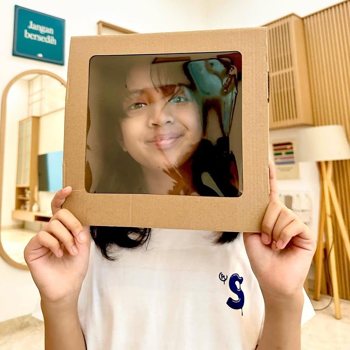 <p>Megumi Arrawda Sachi putri sulung Natasha Rizky dan Desta baru saja berulang tahun, Bunda. Gadis cantik yang lahir pada 23 Maret 2014 itu kini sudah genap berusia 11 tahun. (Foto: Instagram: @desta08s)</p>