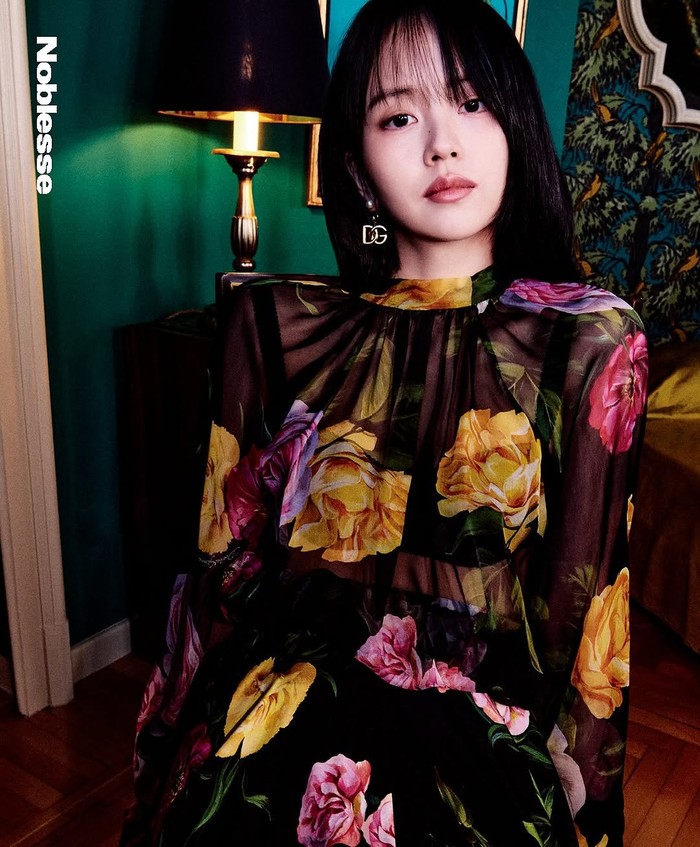 Undangan bergengsi yang dihadiri Kim So Hyun menjadi awalan bintang drama 'My Lovely Liar' tersebut dipercaya Dolce & Gabbana untuk merepresentasikan citra brand, selaras dengan aura cerah sang aktris yang tumbuh dewasa./ Foto: instagram.com/wow_kimsohyun