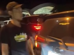 Momok Driver Ilegal Seolah Raja di Bandara Sultan Hasanuddin Makassar