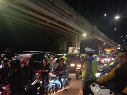 Jalan Kalimalang Mulai Dipadati Pemudik Malam Tadi, Lalin Naik 15%