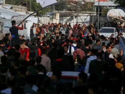 Lelah dengan Konflik Berkepanjangan, Ratusan Warga Gaza Gelar Demo