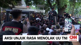 VIDEO: Aksi Unjuk Rasa Menolak UU TNI