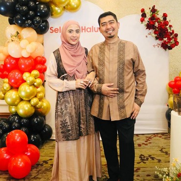 Ustaz Solmed Jarang Pulang Selama Ramadan, April Jasmine: Pokoknya...