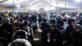 Ribuan Pemudik Roda Dua Padati Pelabuhan Ciwandan Malam Ini