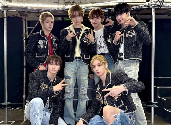 BOYNEXTDOOR siap merilis mini album kelima mereka bertajuk The Action pada 20 Oktober 2025. Album baru ini hadir lima bulan usai perilisan No Genre pada Mei yang sebelumnya terjual lebih dari 1 juta kopi.