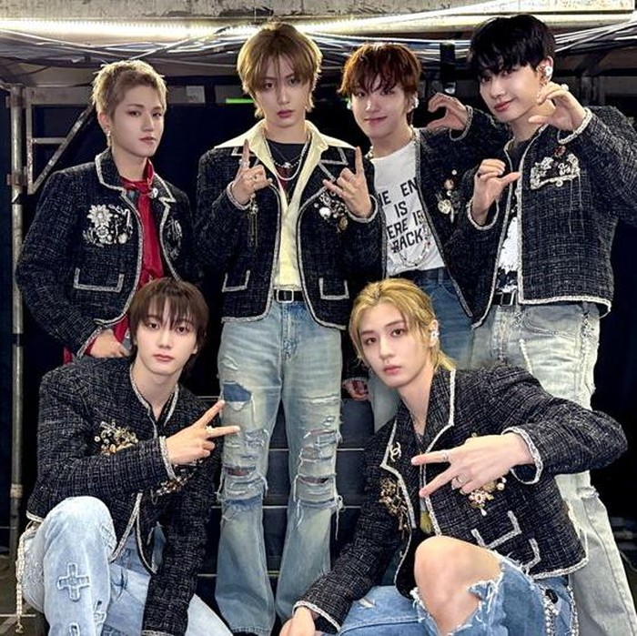 BOYNEXTDOOR siap merilis mini album kelima mereka bertajuk The Action pada 20 Oktober 2025. Album baru ini hadir lima bulan usai perilisan No Genre pada Mei yang sebelumnya terjual lebih dari 1 juta kopi.