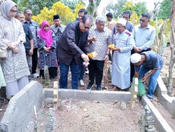 Chairul Tanjung Pulang Kampung, Bagikan Zakat hingga Ziarah ke Makam Leluhur