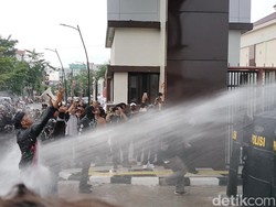 Demo Tolak UU TNI di Bojonegoro Ricuh