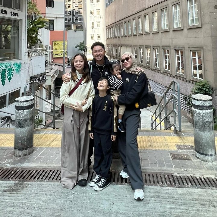 <p>Putri sulung Ananda Omesh dan Dian Ayu Lestari, Btari Embun Anandayu, lahir pada tahun 2013. Di tahun ini, dirinya pun sudah akan genap berusia 12 tahun. (Foto: Instagram: @omeshomesh)</p>