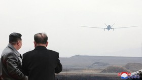 Kim Jong Un Pamer Uji Coba Drone Bunuh Diri AI Terbaru Korut