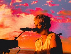 Lirik Lagu Good Parts - LANY