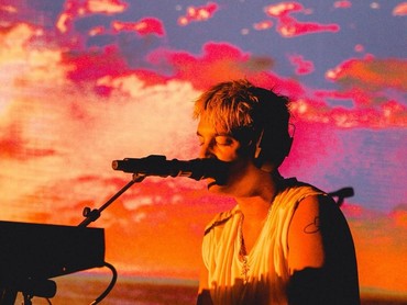 Lirik Lagu Good Parts - LANY