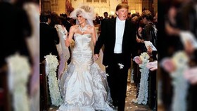Gaun Pengantin Diduga Milik Melania Trump Dijual di eBay